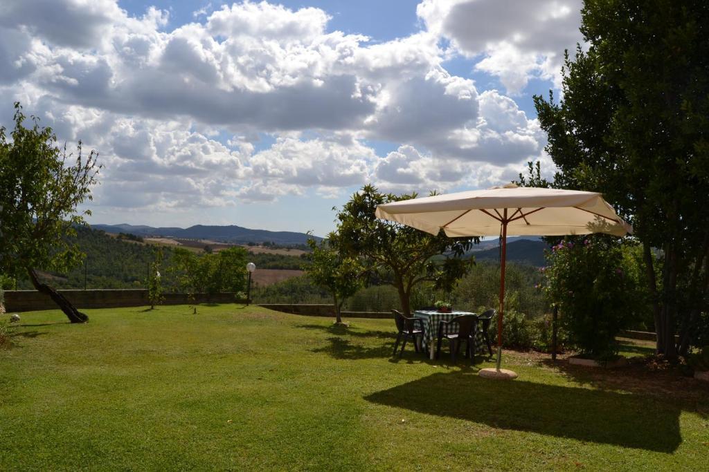 Agriturismo Marruchetone Vecchio Manciano Luaran gambar